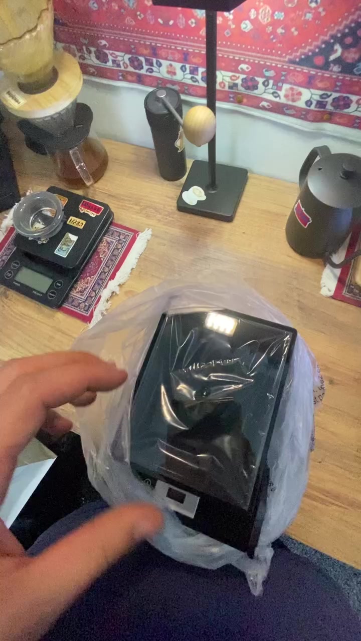 سلام عليكم
طاحونة ديلونجي 
تطحن اسبرسو وفلتر 
ممتاز معرفه بسوق 
مستعمل شهر مرتين فقط لبيع 
وتساب ***********
