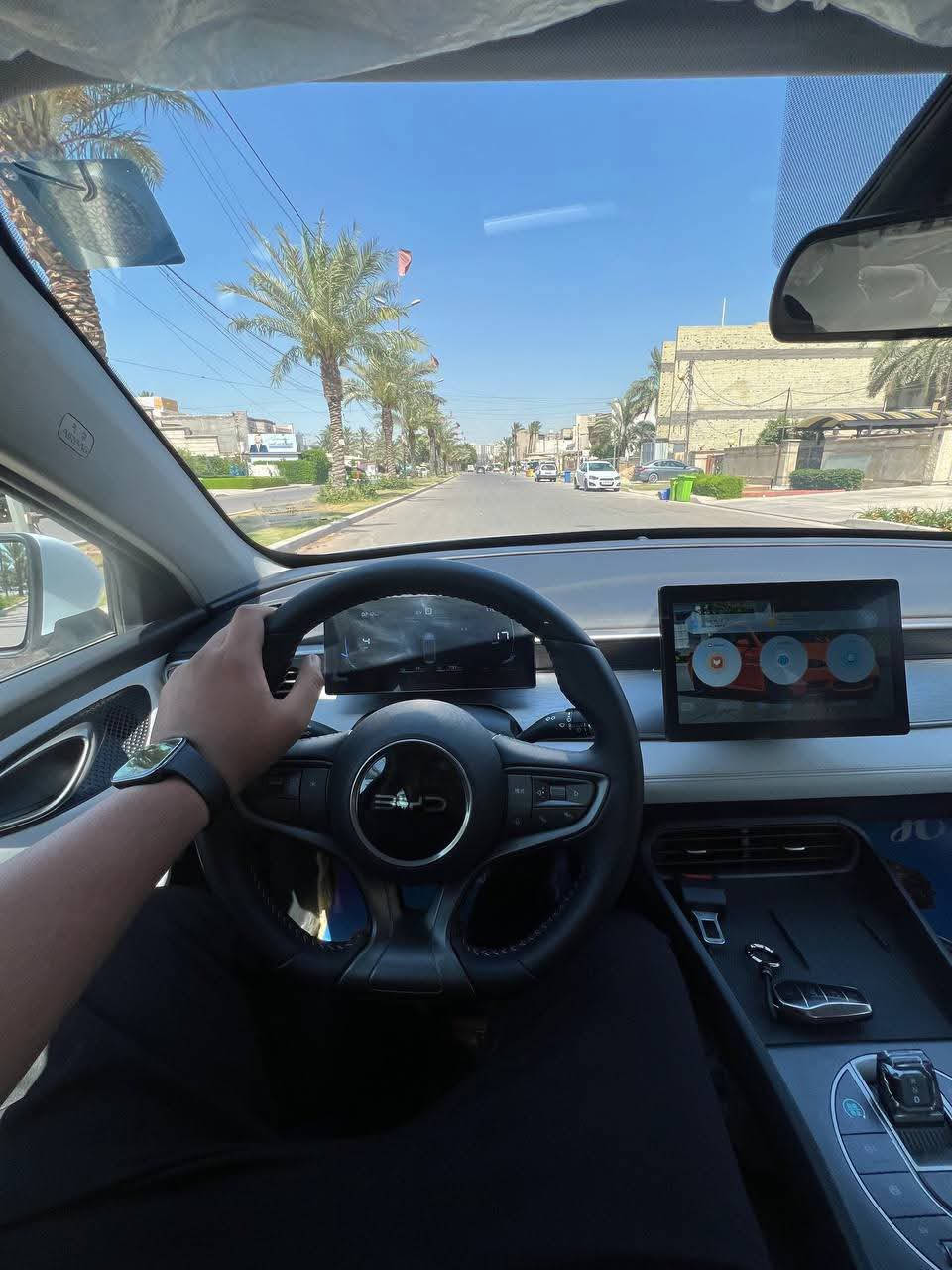 للبيع بي واي دي سيل فايف 
موديل 2025
ماشية 3الف
المكان الرمادي شارع المعارض 
اتصال على هذا الرقم 
***********
