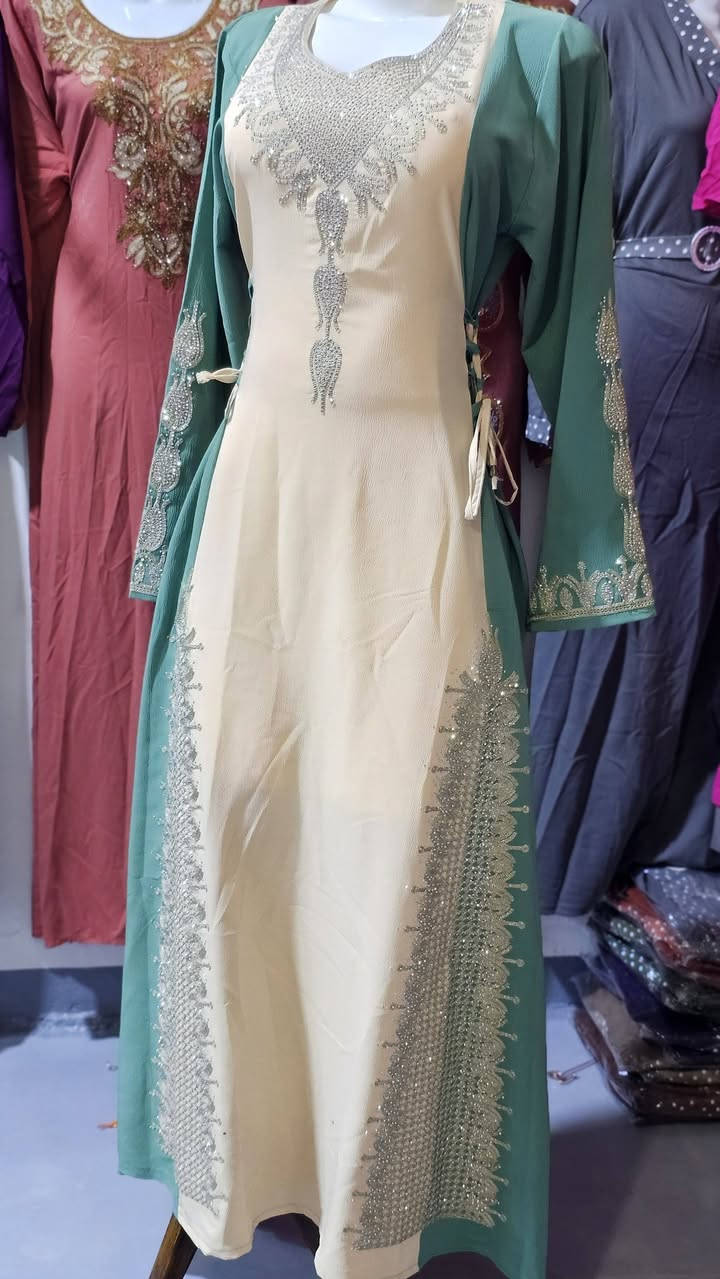 فساتين مخاور دشاديش نسائيه 
العنوان حديثه ناحيه براوانه قرب اسواق الحاج عامج 

توصيل جميع المحافظات 
للطلب والاستفسار مراسلة الصفحة او الاتصال واتساب 
***********
***********
