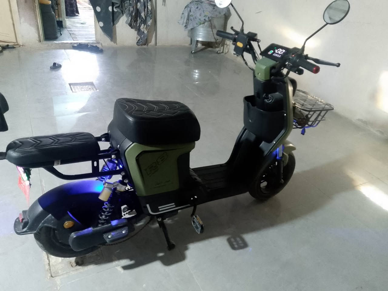 السلام عليكم دراجه شحن استعمال قليل جدا جدا فقد ب اربعينيه ستعملتها 5 ايام وبسسس موديل 2026 دراجه جديده بمعنى الكلمه بطاريات سليمه كلشي بيها كفاله مناقصها اي شي مكاني كربلاء شراي يتصل ***********
