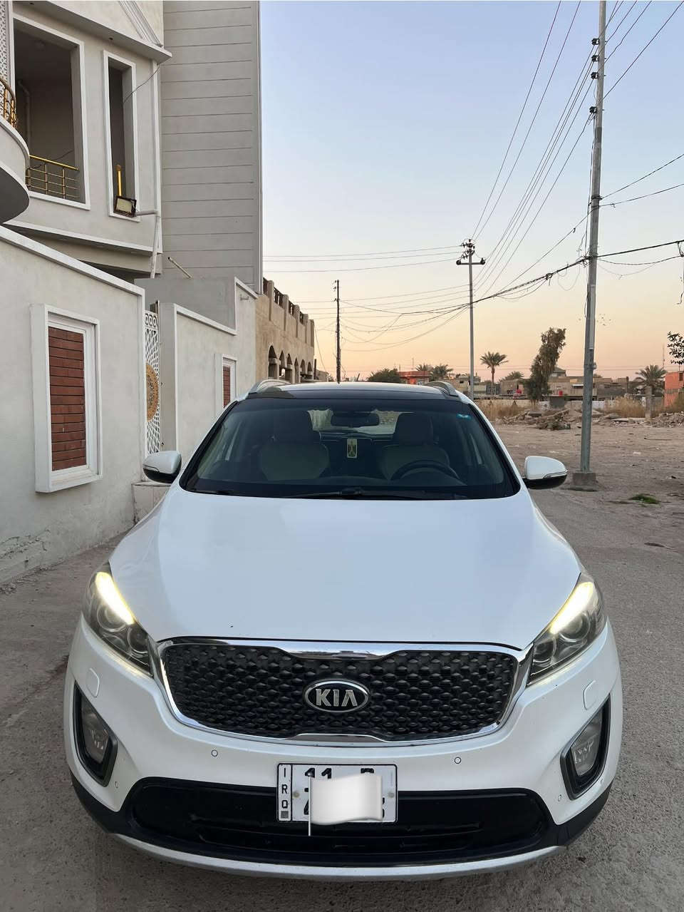 السلام عليكم
سورنتو 2015 شكل 16 
فول 1/1 
رقم بغداد بسمي 
مكينه بلاديه 6 سلندر.  3500 
بصمه 
بنوراما 
كشنات تتفئه تبريد 
تبريد 3 قطع 
لد امام خلفي 
حساس امامي خلفي 
7 راكب 
كشنات جلد بلادي 
كشنات 2 كهرباء 
فور ويل 
3 انضمه قياده 
اشاير بلمري + مري شفي 
اشارا ترحيب 
البصمه الثانيه مامستخدمه 
ماشيه 140  الف حقيقي دك جرس 
سبير مانازل 
تخم تاير جديد 
سيارا بيه كلير رش فقط بين البابين بدون فتح 
اسيارا جديده ومال بيت 
السعر 192 وبيه مجال للشراي 
الاستفسار (***********
