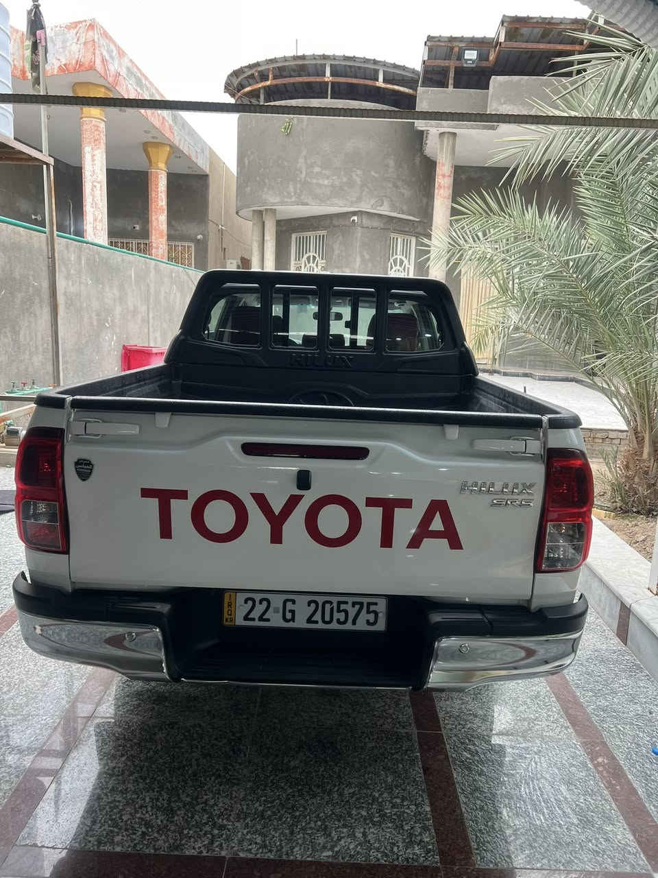 سلام عليكم للبيع هايلوكس موديل 2024 ناصي رقم اربيل شركه ساز فول سياره كفاله عامه مال جناي ماشيه 35 فقط مدشومه ارضبه وكشنات جاهزه كلش سعر 290 مكاني بصره القرنه للاستفسار ***********
