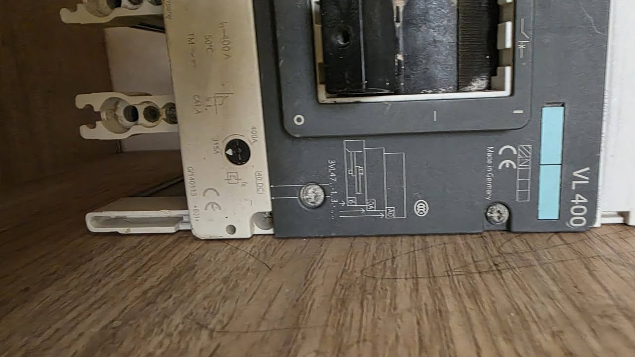 قاطع دوره سيمنز الماني 400امبير سعره ١٢٥ رقمي *********** عنواني البصره تنومه
