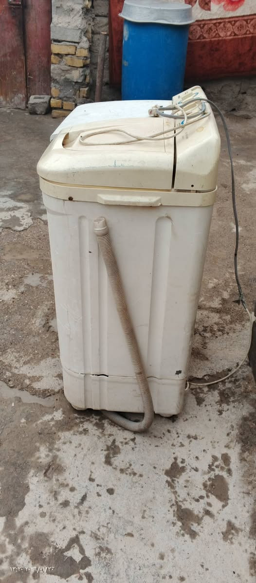 غراض البيع السعر خاص مكان القرنه بهورسعد ***********
