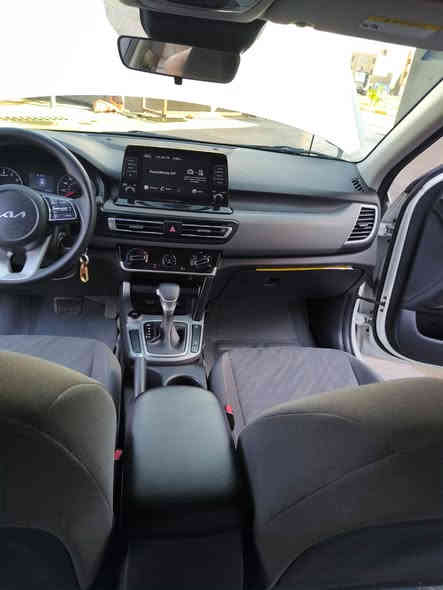 من رخصة الادمن المحترم 
سيارة كيا سيلتوز وارد امريكي بدون ضرر فقط الدعامية الامامية مبدلة نفس اللون موديل 2022 نص فول محرك 2000 سيارة جديدة حيل شرط متصرف عليها دينار 
مواصفات السيارة شاشة تاب تدعم الكار بلي 
تحكم ستيرن فور ويل تحديد مسار اوامر صوتية وبعد بيها هواي مواصفات 
رقم انبار حرة تحويل ثاني يوم 
سعره180 ورقة وبيها مجال قليل واذا اكو مراوس حسب القناعة  
مكلف بالنشر 
اذا انحب تعرف تفاصل السيارة اتصل ع صاحب السيارة على الرقم ‭0782 111 5185
