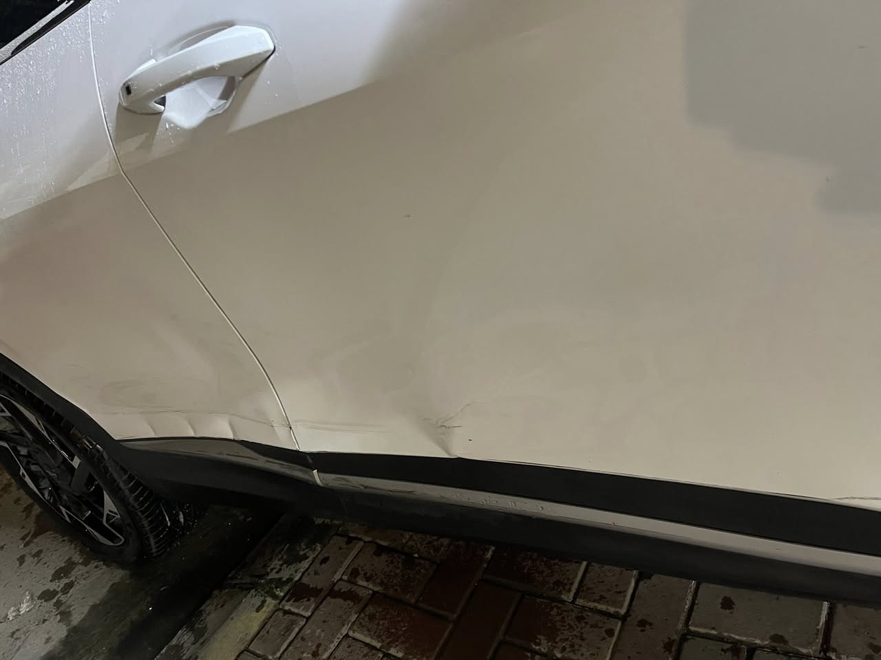 كيا سبورتج موديل 2025   خليجي  الشركة الدولية  ضمان خمس سنوات   

جنطة كهرباء 
بصمة 
تشغيل عن بعد 
تدفئة كشنات وستيرن 
كشنات كهرباء 
ارضية جلد  
مشبك حماية راديتر 
دهن  شركة  تبديل  
سيارة رقم بغداد باسمي 
ملاحظة بيها طخة  تكتك بالباب  ما مصلحها مخليها كدام العين شراي  
السعر 245  وبيها مجال


**إذا كنت صاحب هذا الإعلان وتريد حذفه لأي سبب، رجاءا أرسل رسالة إلى الدعم الفني**