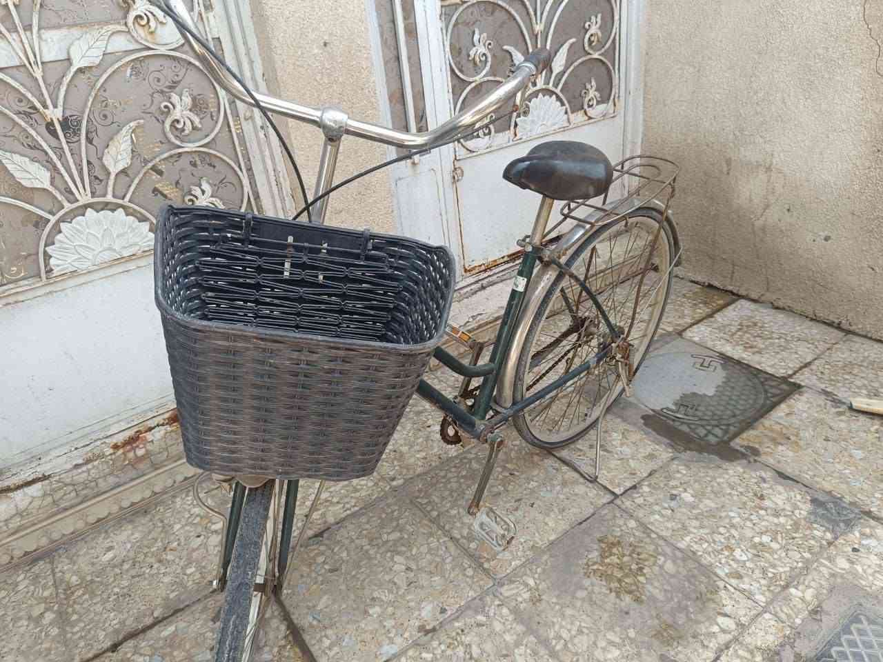 السلام عليكم باسكل بناتي ياباني حجم 27 الباسكل بدون اي عطل  السعر 95وبي مجال العنوان المعامل عماري وأي استفسار هذا رقمي ***********
