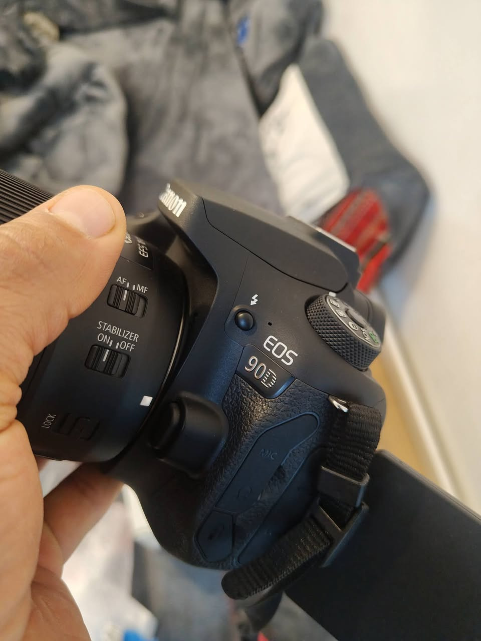 سلام عليكم شباب كامره كانون 90D بل كارتون ستخدام شخصي يعني مال بيت مع عدسه 24/105 وساب *********** البصره ابو الخصيب
