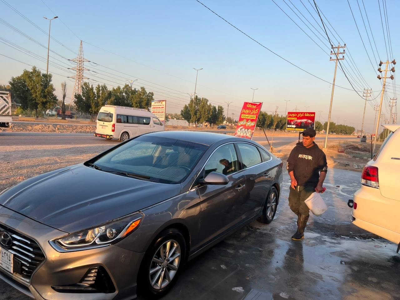 للبيع سوناتا وارد امريكي موديل2019  مكينتها GDI 2400 كير مكينة تبريد حدادية تخم تايرات جدد كلهن مشروطات 
رقم بغداد معوقين سنة 2027 تصير حره

المواصفات 
شاشه كبيره 
كاميرا خلفيه 
رادار خلفي 
ابل كار بلي  واندرويد اوتو 
مثبت سرعه 
تحكمات ستيرن جهتين 
5 ويل كب كروم
درايف مود ثلاث وضعيات قياده
4 دسك 

سياره كلين فقط بيه بارد بحافة بنيد وبارد بقبق الجنطه زغار الباقي كفالة عامة 
 الشراي يتصل غير متواجد عل فيس ***********
