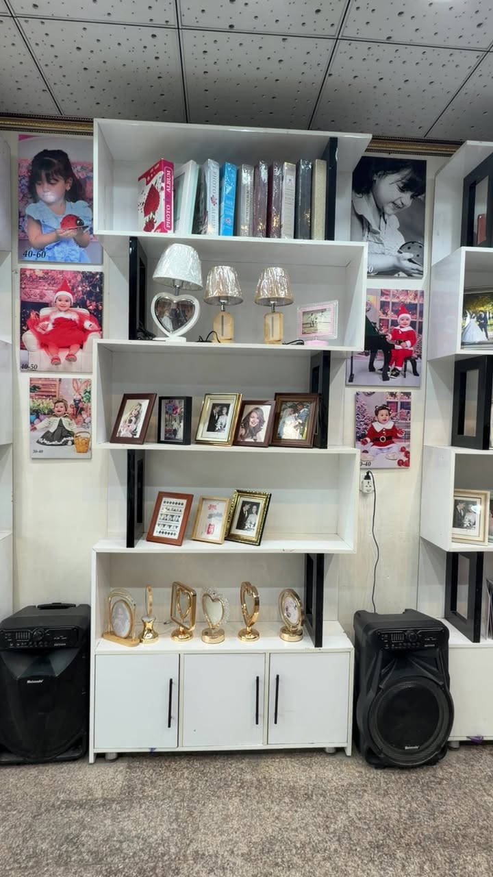 � فاترينات + ميز حاسبة + قنفة للبيع
📍 بغداد – حي الحسين قرب العامرية
للبيع فاترينات عرض مع ميز حاسبة وقنفة بحالة ممتازة، مناسبة للمحال، المكاتب، الستوديوهات، والمعارض.
🧼 نظيفة وجاهزة للاستخدام مباشرة.
📞 للتواصل
***********
