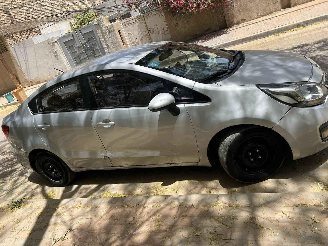 كيا ريو للبيع مكانهه كربلاء
السلام عليكم كيا ريو
للبيع موديل 2016 خليجيه 
مكينه 1600دوش دكشن قطرتين
رقم كربلاء الدولي الجديد بأسمي 
سنويه جديده وهزه جديده 
مكينه وكير مكفولات تبريد ثلج🥶
داخلهه جديد سنتر لك اي كلوب
مكانهه كربلاء حي الرسالة 
بالدشبول ماكو بيهه مكانات 
السعر 90 وبيهه مجال
للأستفسار ***********
