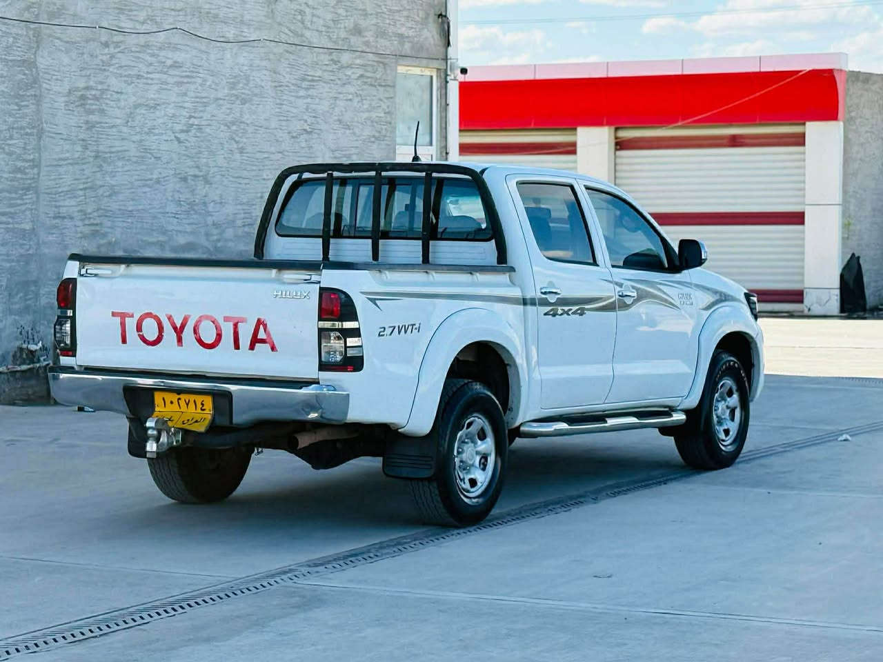 سەرەتا بە ناوی خوای گەورە و میهرەبان

فرۆشتنی خێرا

تۆیۆتا هایلۆکس مەرزی

دەبل اکسل

مۆدیل ٢٠١٤

مواسفات خلیجی ناو سور شاشە ئایپاد و کامیرایە و چوار جام کارەبایی و تەبرید گەرم و سارد و دەبل اکسل و دەبل گیچ و دەبل ایرباگ و قفل مرکزی و زۆر مواسفاتی تر..!

نموونە لە جوانی و پاکی

سەیارەکە یەک دەستە

گیر و مەکینە و دەبل اکسل و کارەبایی و تەبرید و تەقە و رەقە و تندوتۆلی بەشەرت

گیر و مەکینەی بەشەرت نەکراوەتەوە و دوکەل و بوخار و سەرف و چەوری بەشەرت

یەک پارچەی بۆیاخە بی ناوگرتن و بی دەعم و لیدراوی

پیش و دوای کەپسە و سەقف و شان و چواردەوری شوشەیی

دەعم و لیدراوی بەشەرت

٤ تایە و ویلی لۆکی بیلادی لە ژێرە

تەحویل و خرامە و بە ناوکردن بەشەرت

کامل سیرڤس کراوە

ماڵی دۆستە و دیناریک مەسروفی نیە

بۆ عەیب و عار پرسیار مەکە.!

شوین// هەڵەبجەی شەهید

سعری// ١٧٠ گڵا و مجالیکی برایانەی تیدایە

ئاسیا ***********

کۆرەک ***********

واتساب و تیلگرام و ڤایبەری لەسەرە.! حلبجة, السليمانية
