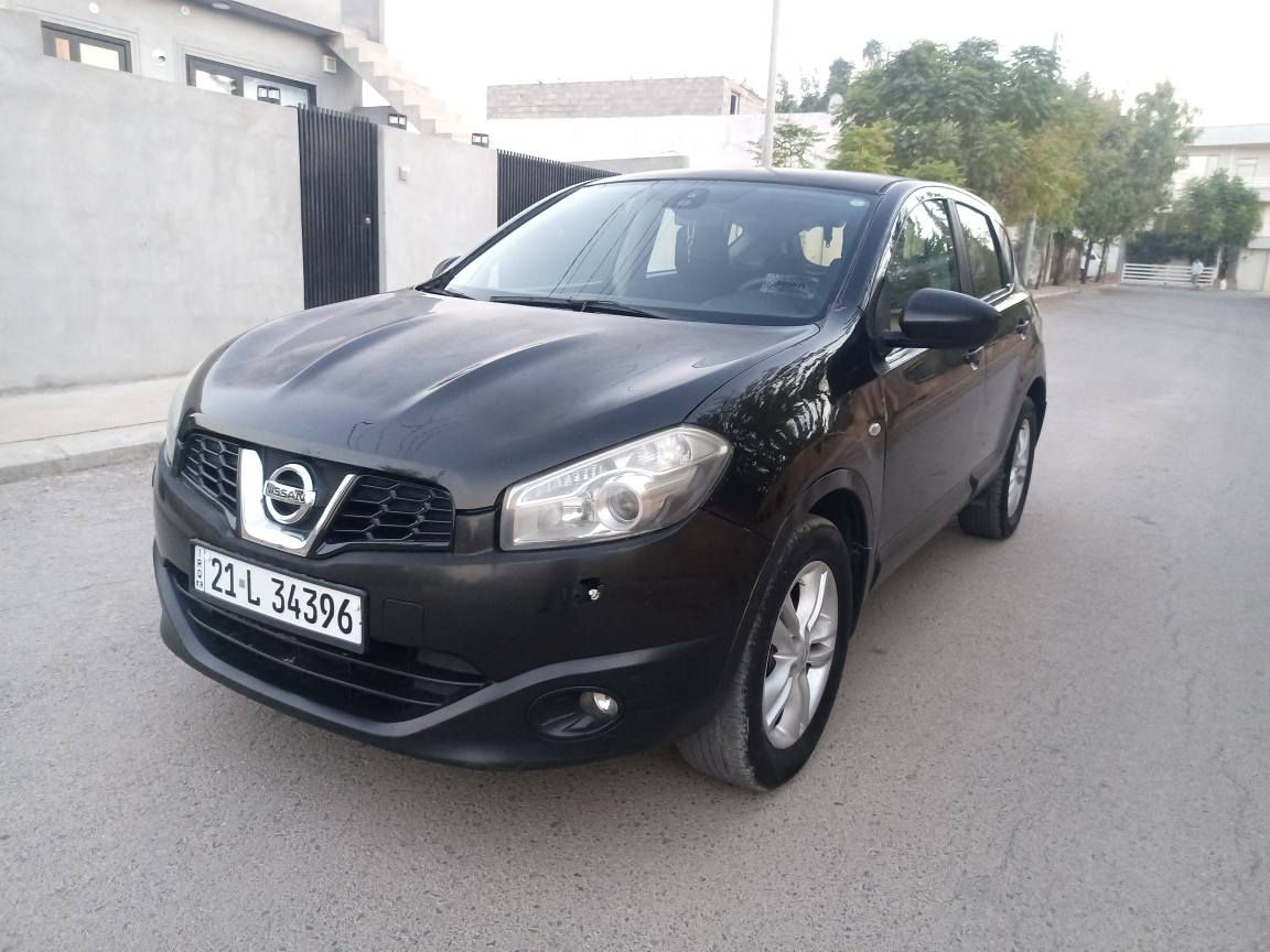 نرخی 85 وەرەقە     ***********
نیسان قاشقای 2012 گێڕعادی فول مواسفات:ABS دژەخلیسک،چوارجام کارەبا،ئاوێنەکارەبا، کوشن هیتەر،لایت ئۆتۆ،لایت عەدەسە،سوکان ڤۆلیۆم،، بیلاد شاشەو کامێرە،فڵچەئۆتۆ،لەگەڵ ئاوی فڵچە لایتەکان دەشوات،تحدید سورعە، سیستمی فول ئیکۆ،بلاجکتۆری تەم،کوشن جەک،چوار ئرباگ،یەک پارچەی بۆیاخە بەشەرتی ئەوەی ناوی نەگرتبێت ،سەنەوی تا نزیکی 2028 تازەیە و بەناوی خۆمەوەیە، کەتەلۆک دو سویچ کۆنترۆڵی شەریکەی ماوە حلبجة, السليمانية
