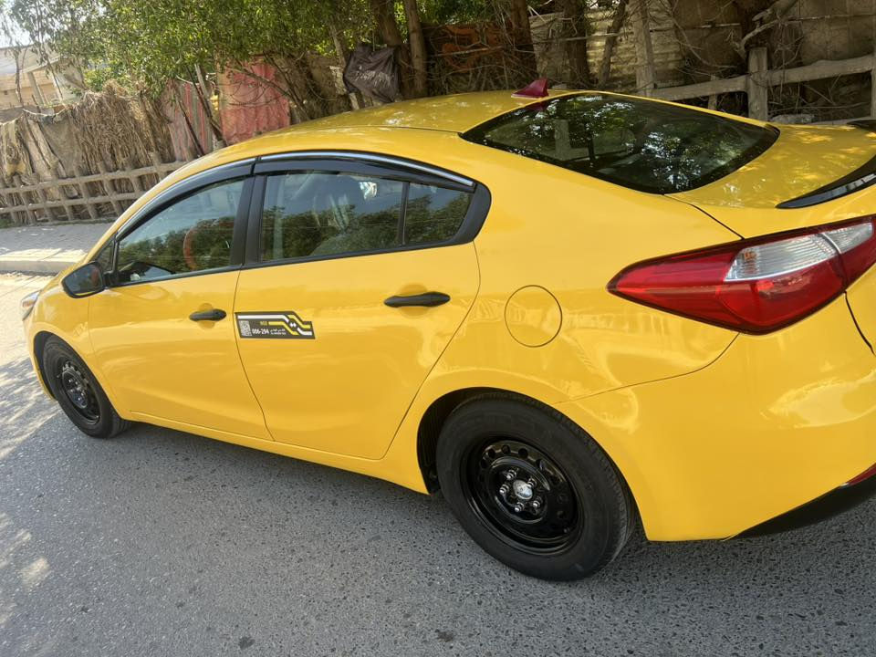 سلام عليكم فورتي ١٥ليبل واحد رقم الدولي جديد مكينه مكفوله هي والكير والتبريد مكينه ١٨٠٠دوش مرعوبه سيارا بدون ايرباك اتصال ع الرقم ***********
