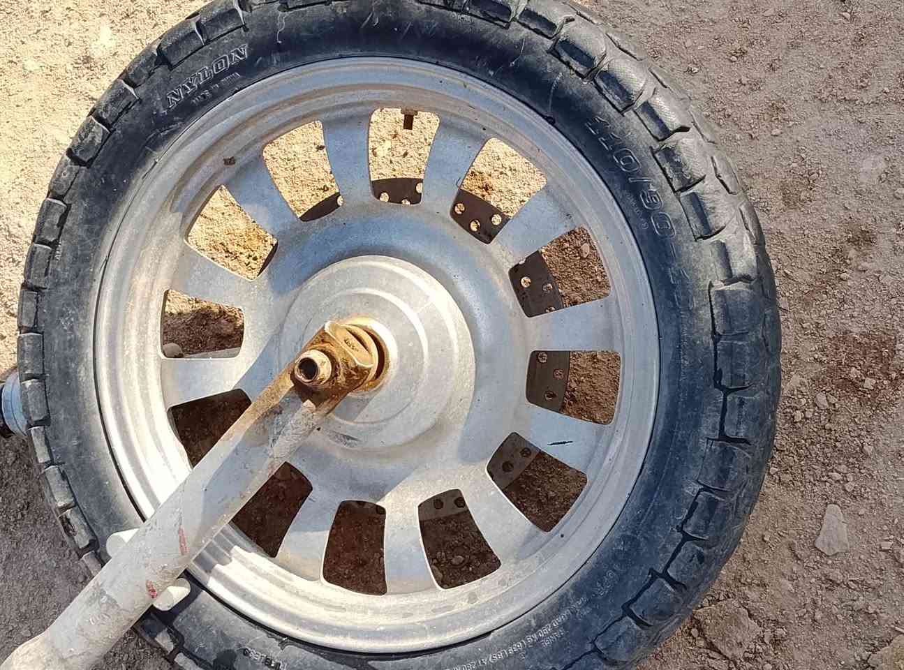 سلام عليكم بدي البيع او مكينه 22مال جمره حجم 200او ماشه اصليه ام طير وسكان 7البيع مكان نجف شراي ينتصل  ***********
