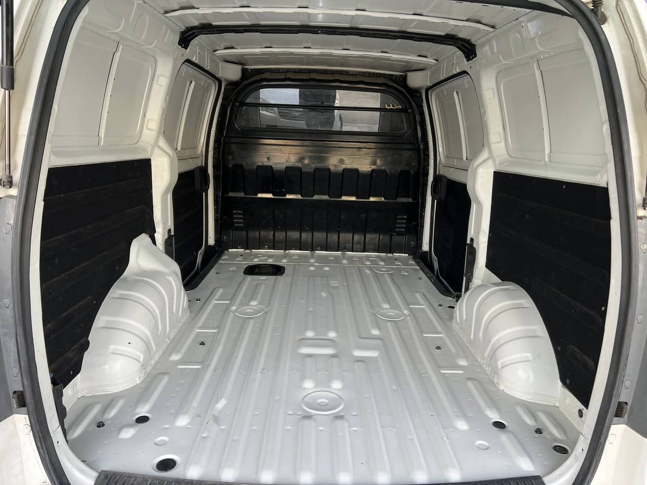 ٢٠٢١ بؤ فرؤشتن گير مةكينة ئةكسل تةبريد بةشةرتة ٩٣ هةزار رؤيشتووة سةنةوى نوية تايي نوية ***********
