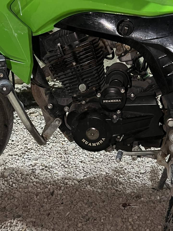 السلام عليكم:
دراجه للبيع هيومه موديل 2023 
مرقمه وكامله تحويل ثاني يوم رقم عربي 
لسعر مليون350 و بيه مجال مكلف بل نشر 
‏‪***********‬‏ صاحب دراجه..
