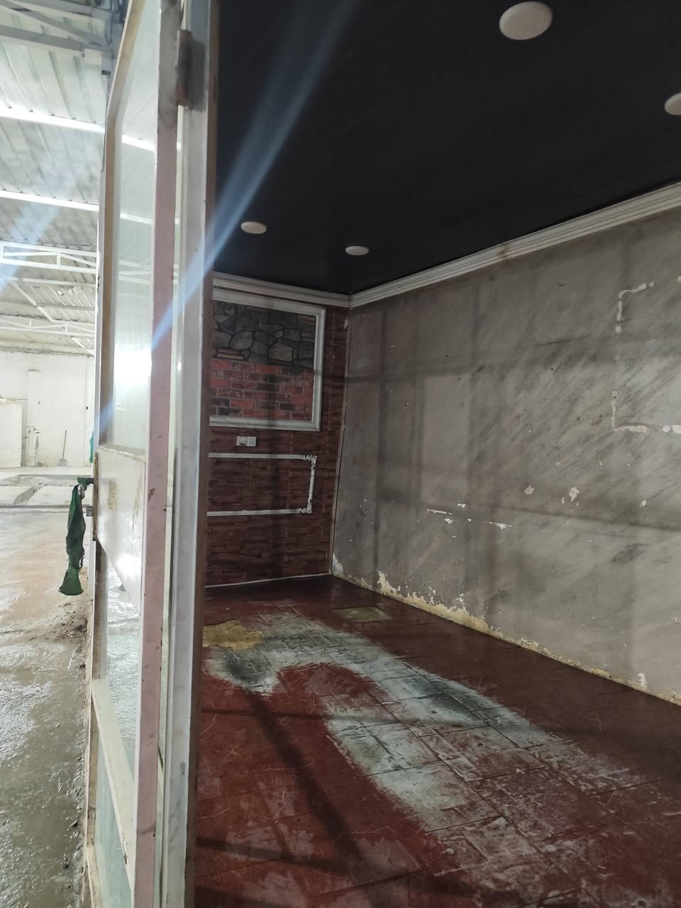 سلام عليكم كراج الإيجار حله شارع باب الحسين مقابل مركز شرطة الفيحاء رقم الهاتف ***********
