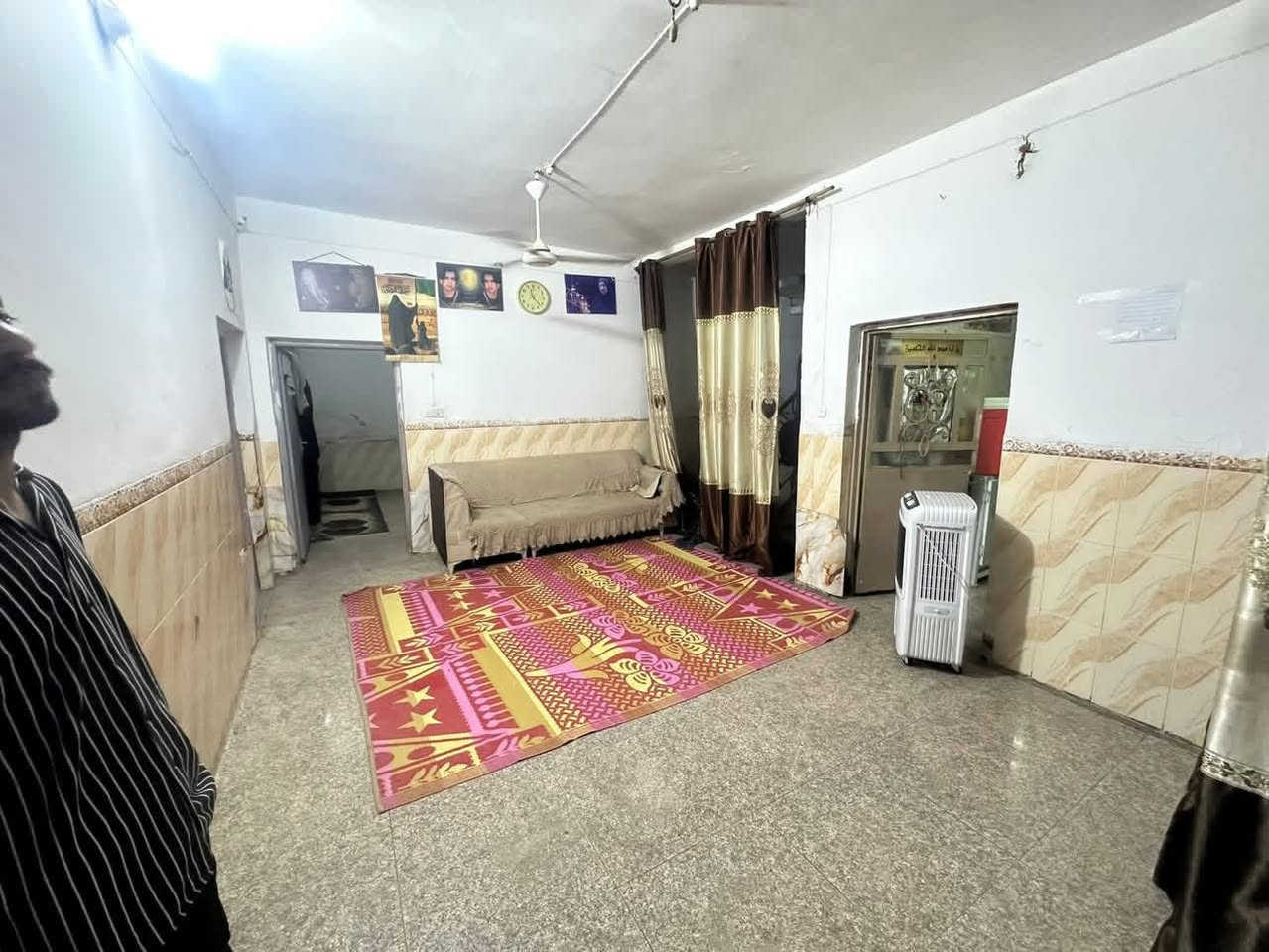 بيت للبيع طابو صرف علحولي  يم مدرسة شهداء القاسم  مساحة البيت الكليه 300 متر البيت طابقين
غرف أ ربعه (4)
استقبال 4+7
صاله.     4ونص +6
مطبخ.  4+5
مجمع صحيات خارجي
محل أ سواق من ظمن البيت 
أي إستفسار يرجى الاتصال بنا
***********
