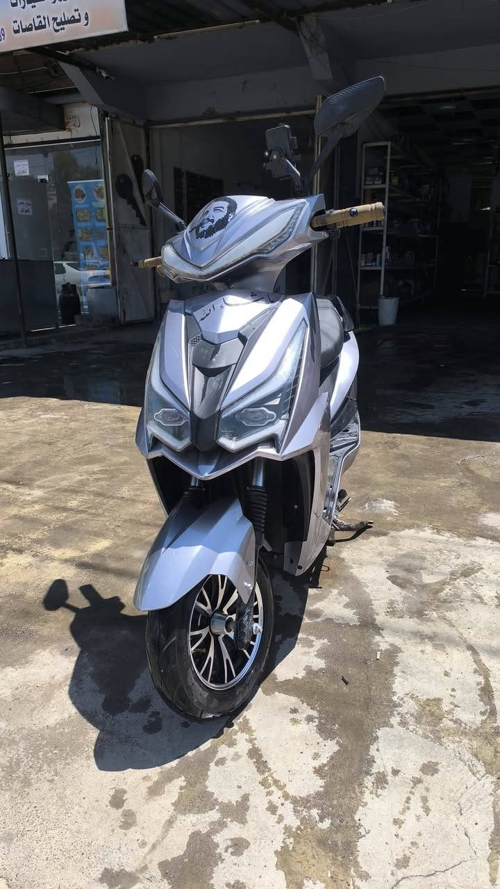 سكنس للبيع
ملف وعقل شرط 
ملف 2000
بطاريات 6 مسطره شرط فحص ✨
لايت عالي وناصي هورن كهربائيات كلها شغاله 
يمشيك 50 لي 60 كيلو حسب سرعه 
عنوان موصل ايسر حي الكندي 
سعر 440 بي مجال للشراي 
*********** بي وتساب
