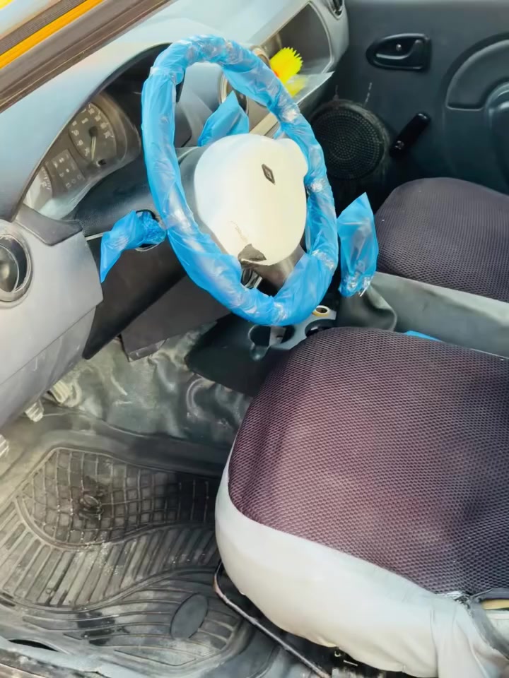 السلام عليكم رينو لوكان موديل 2010السياره جاهزه كير مكينه شرط الكير توني شاده مداور ثاني يوم رقم بغداد مكاني سماوه مالكه ب السماوه السياره (باور) حداديه كهربائيات كله شغاله 
السعر 34 وبيه مجال بسيط 

للتواصل:***********
