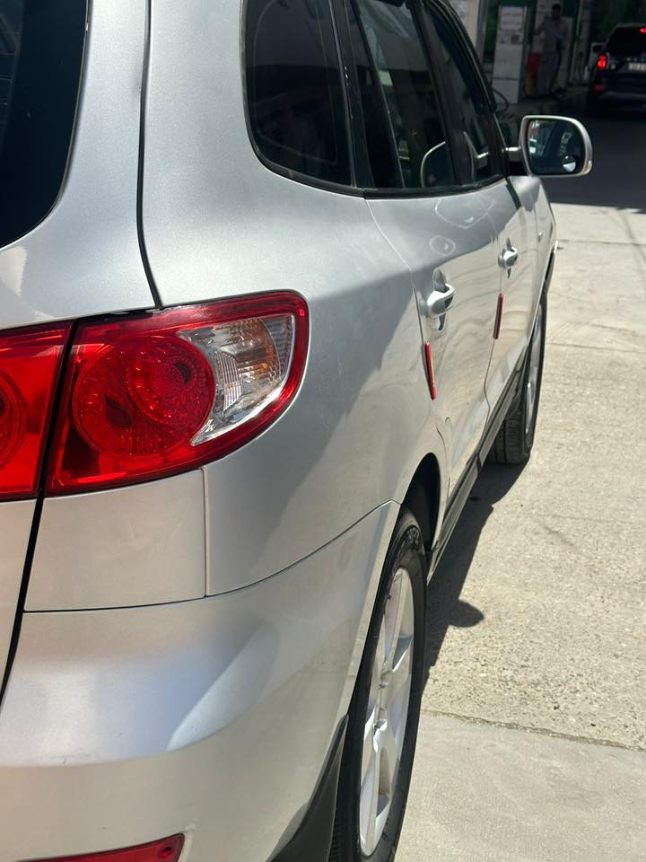 السلام عليكم  سنتافي 2010اصل ادوات ادوات.        (كصه جنطه )لحيم باجات.      1.متوم ارقام وسنويه طبق الأصل عل شاصي شمالي. 2.السياره 7ركاب داخل رصاصي جلد. فول موصفات فتحه تبريد تدفئه كشنات     3.تخم تاير حداده تبريد كير مكينه كفاله.  4.السياره كامله للخير ربع مذب عليه.          5.حصت كاز وين متروح بعده بدهن كوريا  6.دخول جديد 7.سياره جديده معنه الكلمه احلئ من الصور 8. مكان السياره بصره. سعره 53وبيه مجال للشراي  شي قليل يعني.                   9.☎️ ***********متواجد نت وشريحه.    بيع فقط بدون مراوس
