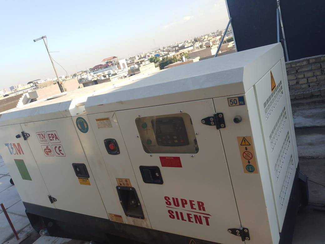 مولد بيركنز صيني بعدها بالضمان
جديدة جداً 
٦٠ ك 
توليد ٢٠٠ امبير 
السعر :— ٤٢ ورقة 
للاتصال:***********
