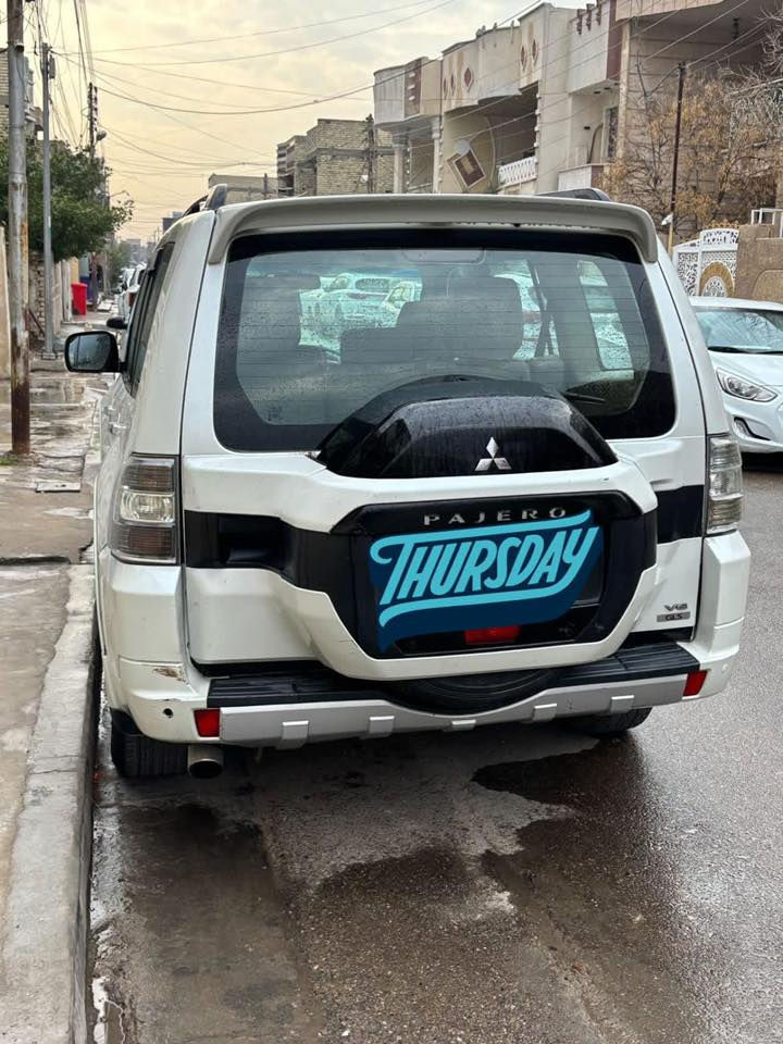 🔹باجيرو نص حبتور الموديل: ٢٠١٦
🔹 الفئة: GLS
السعر ١٦٥ $ 
🔹 المحرّك: 6 سلندر –3.5  لتر
🔹 كير: أوتوماتيك
🔹 الدفع: فورويل (دفع رباعي حقيقي)
🔹 عدد الركّاب: 7 مقاعد
🔹 الوقود: بنزين
🔹 اللون الخارجي: ابيض
🔹 الداخلية:مخمل مدرشم جلد
🔹 العداد: ماشي 155.000km

✨ المواصفات:
 • شاشة لمس
 • كاميرا رجوع
 • GPS
 • تبريد ثنائي
 • حساسات خلفية
 • جنطات وكالة
 • إيرباجات أمامي وجانبي
 • ABS و EBD
 • شبابيك ومرايا كهرباء
بيها جانلغ ايمن القرن صبغ  فقط
والباب الخلفي طخه خفيفة ما مصلح على وضعه 
للتواصل على الرقم 
***********
