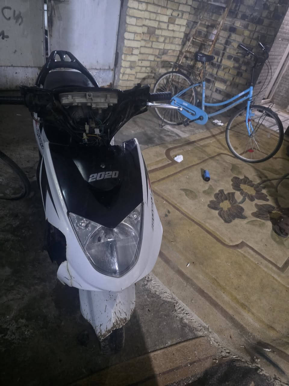 سكنس للبيع متوازي عل بيع كلشي شغال بس الدكمه مال السلف السعر ب ٢٧٥ قفل مكاني نحف ناحيت الحريه *********** واتساب
