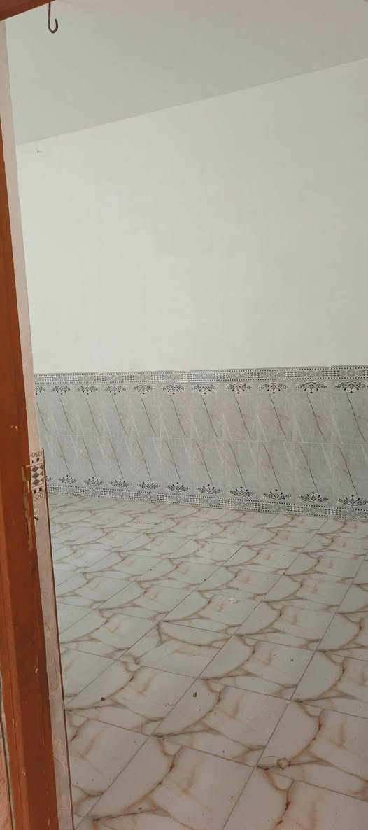 بيت للايجار 100 متر
نجف حي النداء بداية شارع المكاتب مقابل عمود 36 
قرب المدارس وقرب السوق وخط الكيات.
يحتوي على غرفة و(صالة ومطبخ)مشترك واستقبال وصحيات داخلية وخارجية.
سعر الايجار 250 الف


**إذا كنت صاحب هذا الإعلان وتريد حذفه لأي سبب، رجاءا أرسل رسالة إلى الدعم الفني**