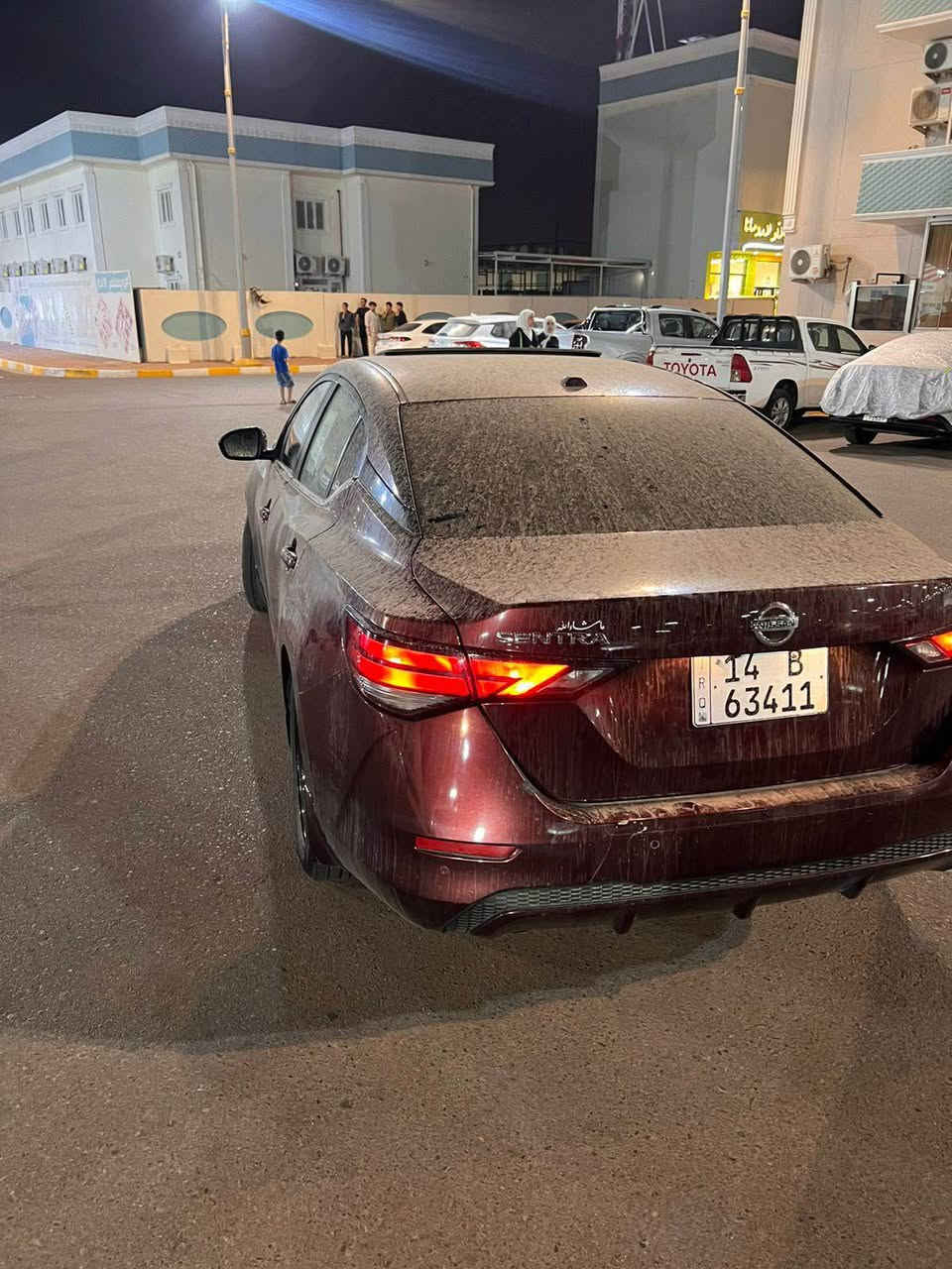 السلام عليكم 
نيسان سنترا 2023 وارد امريكي 
فول مواصفات للاخير
رادار 
نقطة عمياء 
رادار امامي خلفي جانبي
دواخل لون مميز قرميدي
تدفئة مقاعد وستيرن
ضرر السياره بارد في الجاملغ الايمن 
وحافة البنيد السياره مامبدله اي قطعه بيها بدون ايرباك بدون دواخل بدون شواصي السياره جديده كلا بانزين محسن ودهن اصلي 
رقم بصره تحويل ثاني يوم
السعر 155$ بيها مجال بسيط 
*********** البصرة, العراق
