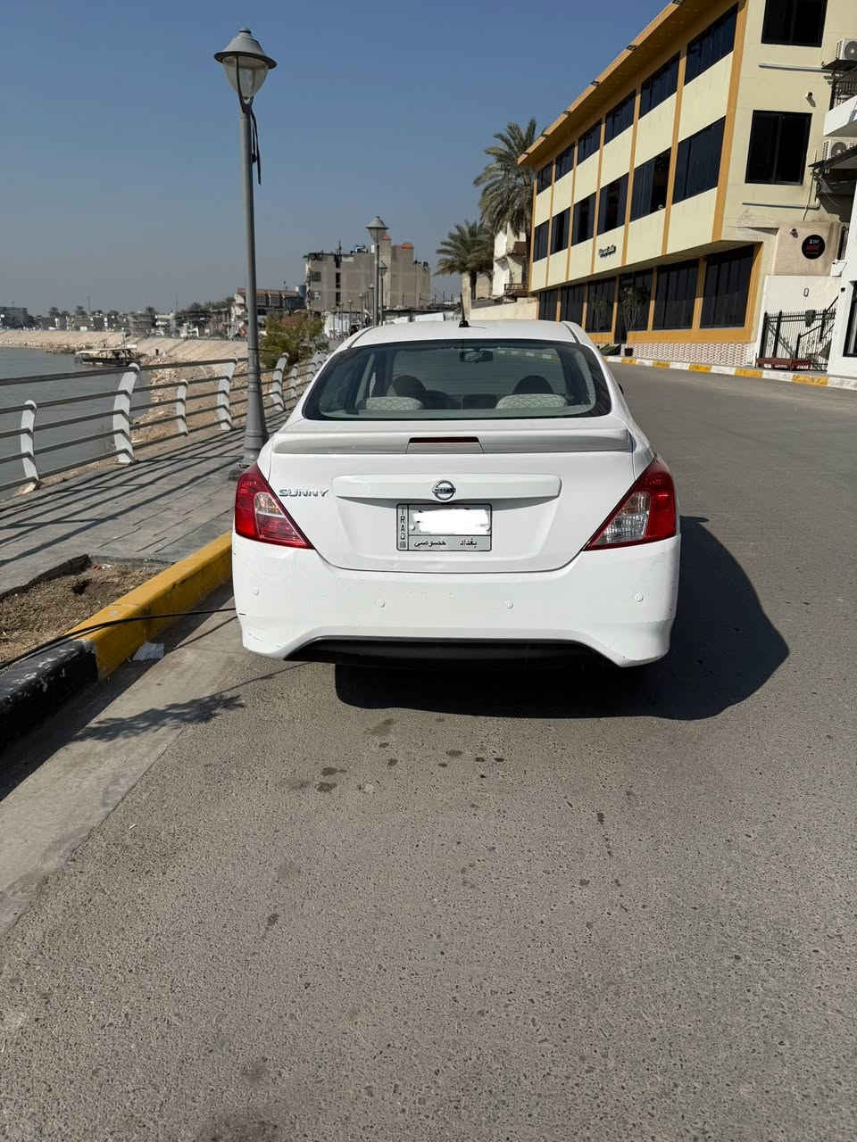 نيسان سني ٢٠٢٠ السيارة جديدة ماشية٤٥ بيها الباب العكس السايق الخلفية صبغ مكانها بغداد الكريعات السعر١٠٥تليفون ***********
