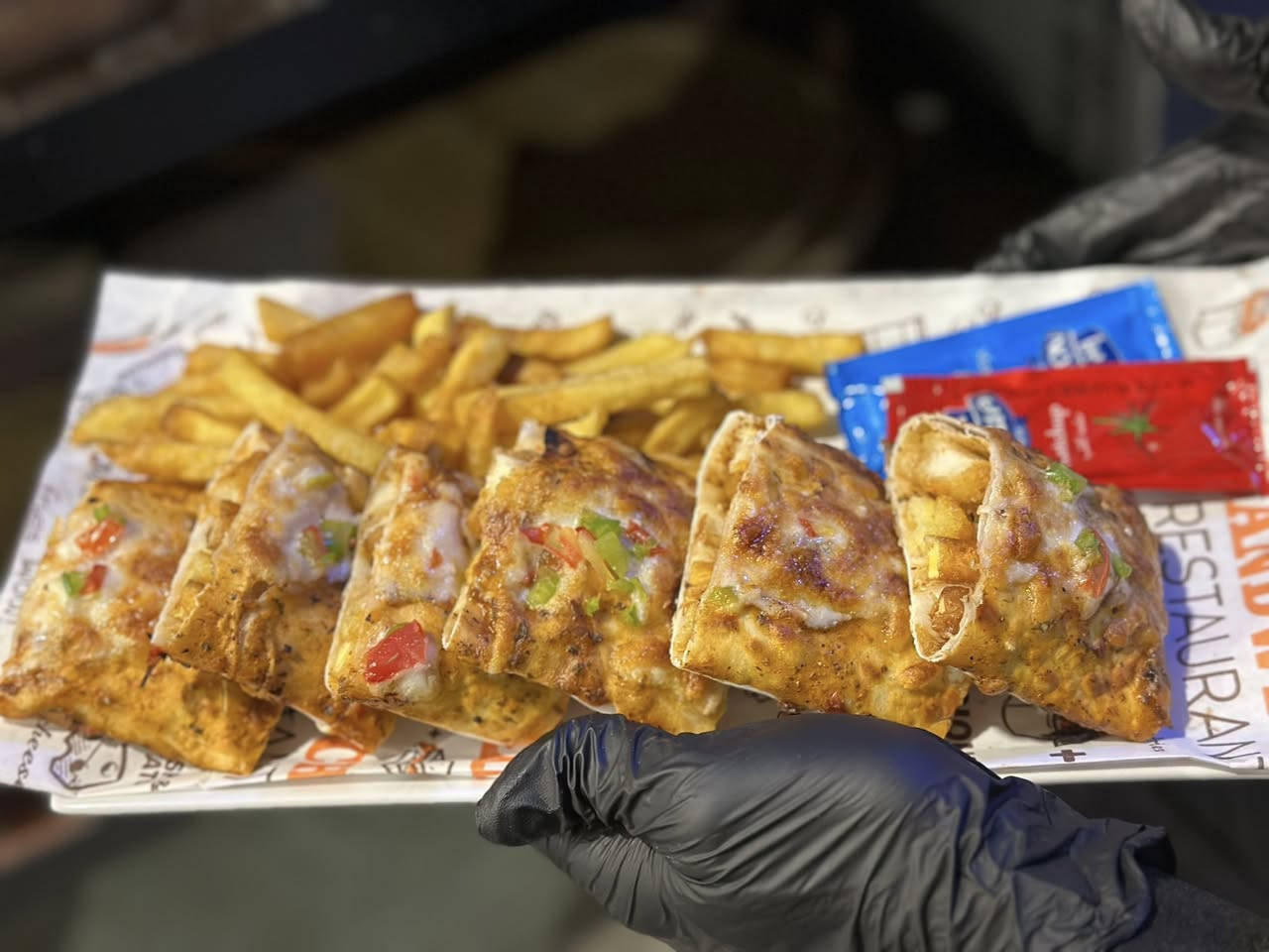 لأول مره في المدحتيه شارع الجمعيه !
اهلاََ وسهلاََ في لحم بعجين اهل نينوى & هاي سلاش

للطلب يمكنكم الاتصال على الارقام التالية 
لحم بعجين اهل نينوى 
***********
***********

Hi slash
***********
***********
التوصيل مفتوح من التاسعه صباحا حتى الثالثه من فجر اليوم التالي
نعد لكم ما نشتهي لأنفسنا

لحم بعجين اهل نينوى & هاي سلاش 
العنوان - الحمزه الغربي -شارع الجمعيه 
مقابيل أسواق حاتم
اهلا وسهلا بكم بــنت المدحتيــة
