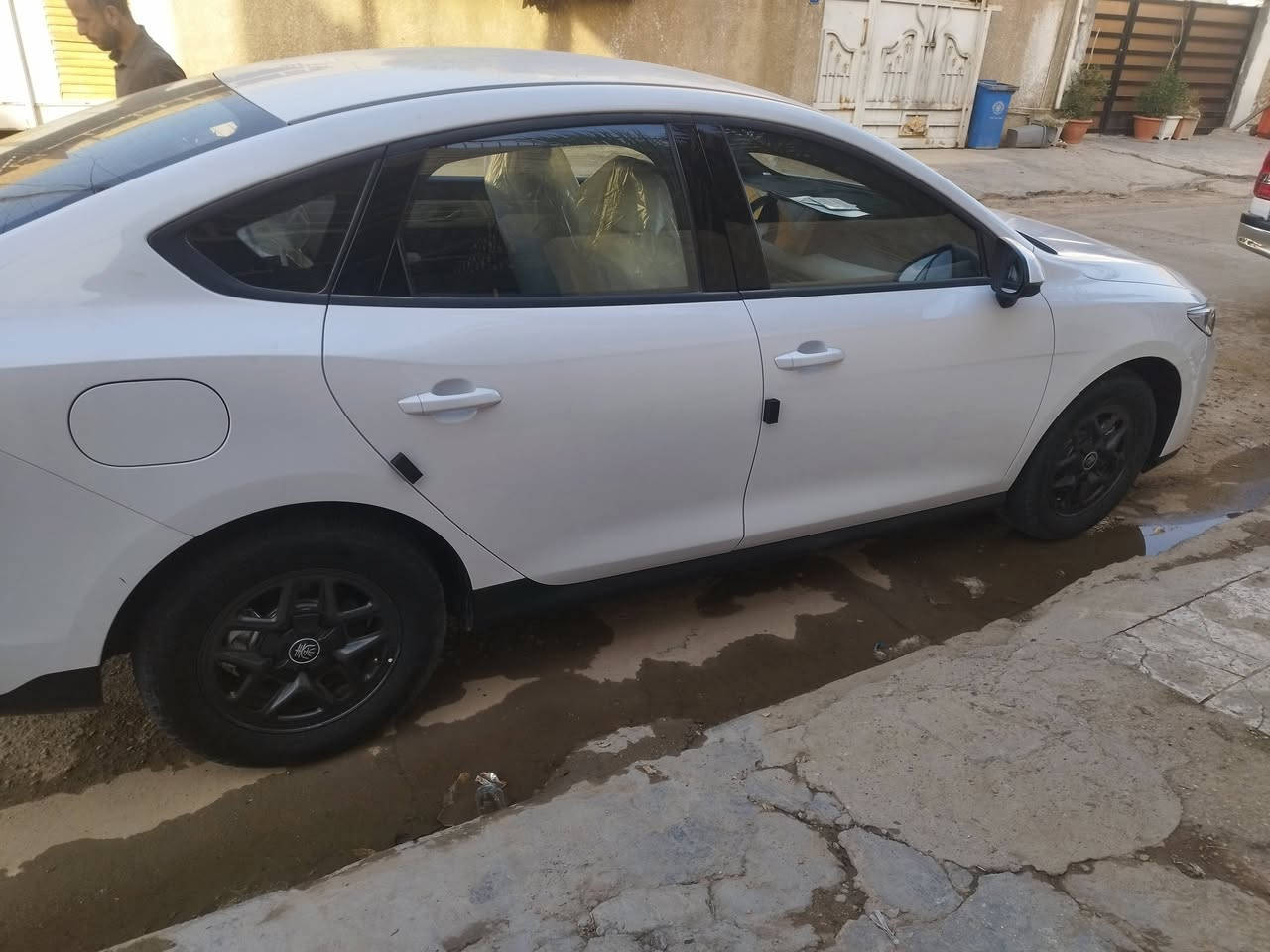 كن بلاص مرقم بغداد بأسمي ماشية 1400الكلي
بنزين 300
كهرباء 1100
موديل 2025
تغليف كشنات ارضيات 
مكفولة 
كفالة عامة 
السعر 18700
للتواصل ***********
