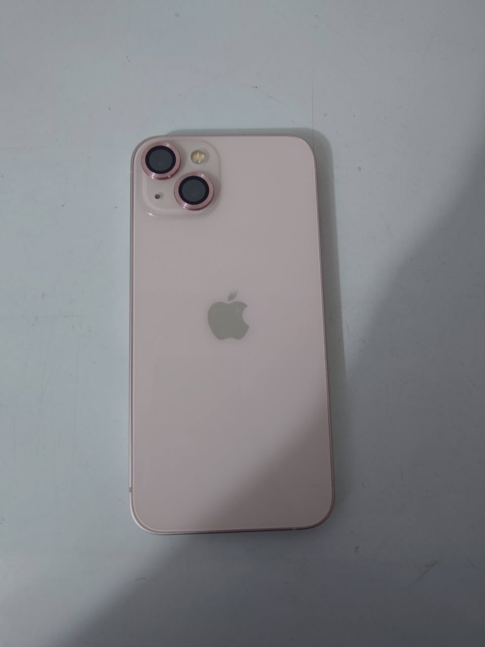 اعادة نشر بسبب الوعود الكاذبة 
ايفون ١٣عادي ذاكرة ٢٥٦ بطارية ٩٦ نموذج امريكي شريحة عادية + شريحة ثانية الكترونية الجهاز مكفول ما مفتوح ولا مبدل بيه شي عنواني بغداد  رقم الهاتف ***********
