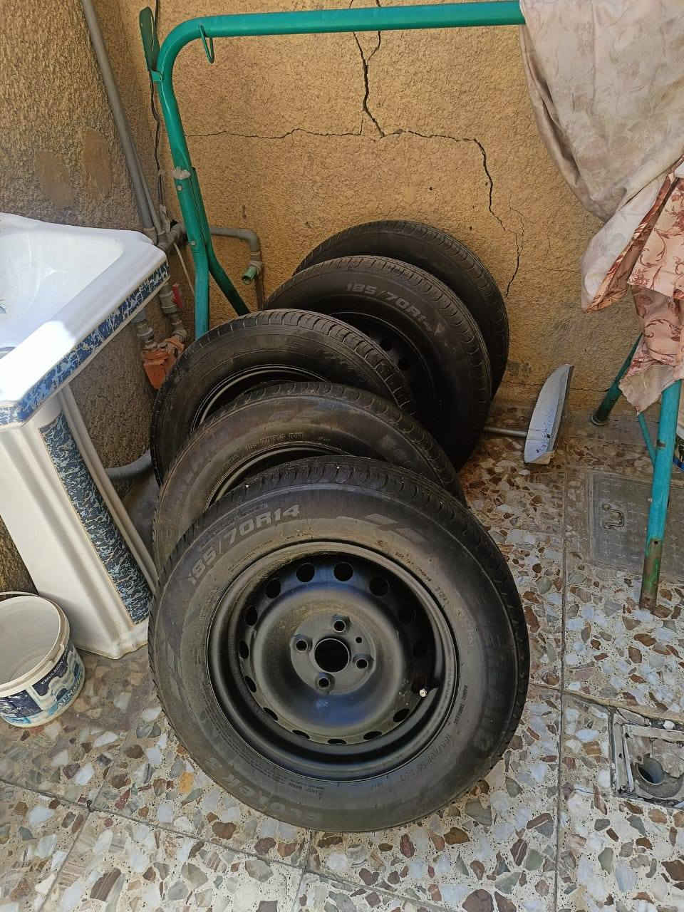 السلام عليكم تخم تاير جدد مع سبيرحجم14ويل حاويه لبيع مكاني كربلاء ***********
