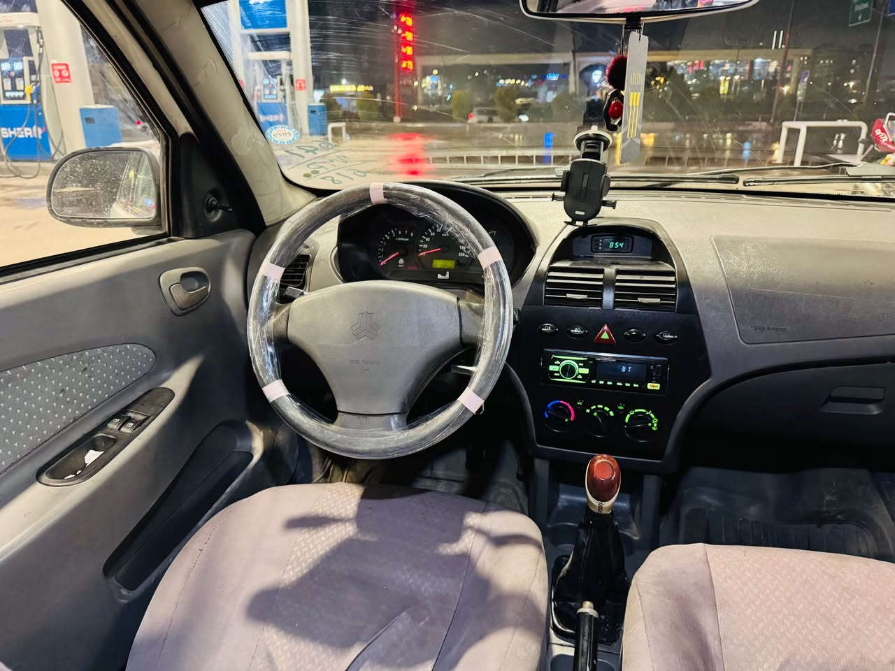 Saipa 
مۆدیل ٢٠١٢ 
دوو سێ پارچەی بۆیاخە سەقف و حیزام بەشەرت 
تەبرید لەسەر سویج سارد گەرم مەزبوت 
گێر عادی 
جام کارەبای ئەی بی ئێس دەبڵ گێچ بلاجکتۆر 
سەیارەیەکی جوان و کەم مەسرەفە 
تەحویل و غرامە بەشەرت ٢ وەرەقەی غرامە لەسەرە دەیگەرێنمەوە پاش مەعمەلە 
نرخی ٣٥ وەرەقەیە و مامەڵەیەکی زۆر کەمی تێدایە 
جوابی کۆمێنت نادەمەوە لەگەڵ رێزم نامە بنێرە یان پەیوەندی بکە سەیارەکە پارەی ئۆپڵێکە 
ناونیشان هەولێر 
ژم*********** أربيل, العراق
