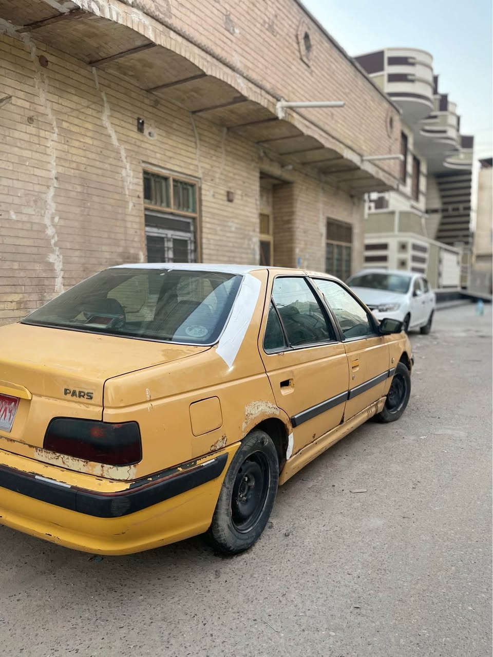 سلام وعليكم سياره بيجو بارص للبيع سياره مكينتها مال بيجو فرنسي توها مشدوده سنويه منتهيه بل 19 راعيها موجود بيتهم بل قبله ولكشر شوفت عينك ودواخل جديده كيرها حلو سعرها 13  للتواصل *********** مكاني بصره القديمه البصرة, العراق
