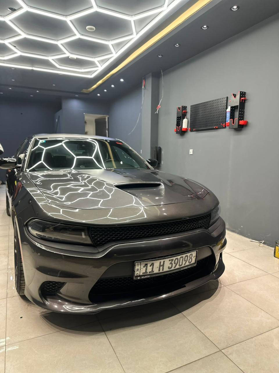 DODGE CHARGER DAYTONA
دوج جارجر دايتونا  5700
موديل 2023 لاست كول النداء الاخير 
ماشية 23  ميل وقابل للزيادة

المواصفات
1- فتحه 
2- رادار امامي 
3- مثبت سرعه وقياده ذاتيه 
4- كشنات كنتاره 
5- كشنات تدفئة تبريد 
6- تدفئة بالستيرن 
6- رادارات جانبيه نقطه عمياء 
7- كامره خلفيه دواره 
8- حساسات خلفيه 
9- صوت ستتم هارمن كاردن 
10- دشبول خياط 
11-شاشه 6.8 
12-وشومات دايتونا عل صندوك وعل كشنات
13- قماره سوده بلاديه 
14- مري اسود
15- تشغيل عن بعد
16- بوابة كتم الصوت
17- حجر بيئة رياضي من امريكا
السياره فول مواصفات للاخير 
السياره بعدها جديده ريحة الشركه بيها 
حادثها شبر بالبنيد 
وشبر بالصندوق فقط 
وبارد بالجاملغ الامامي اليمين 
ايرباكات كلها سليمه
السياره جديده وغراضها كلهن بلاديات شركه
السعر  28,800 $
للاستفسار ***********
