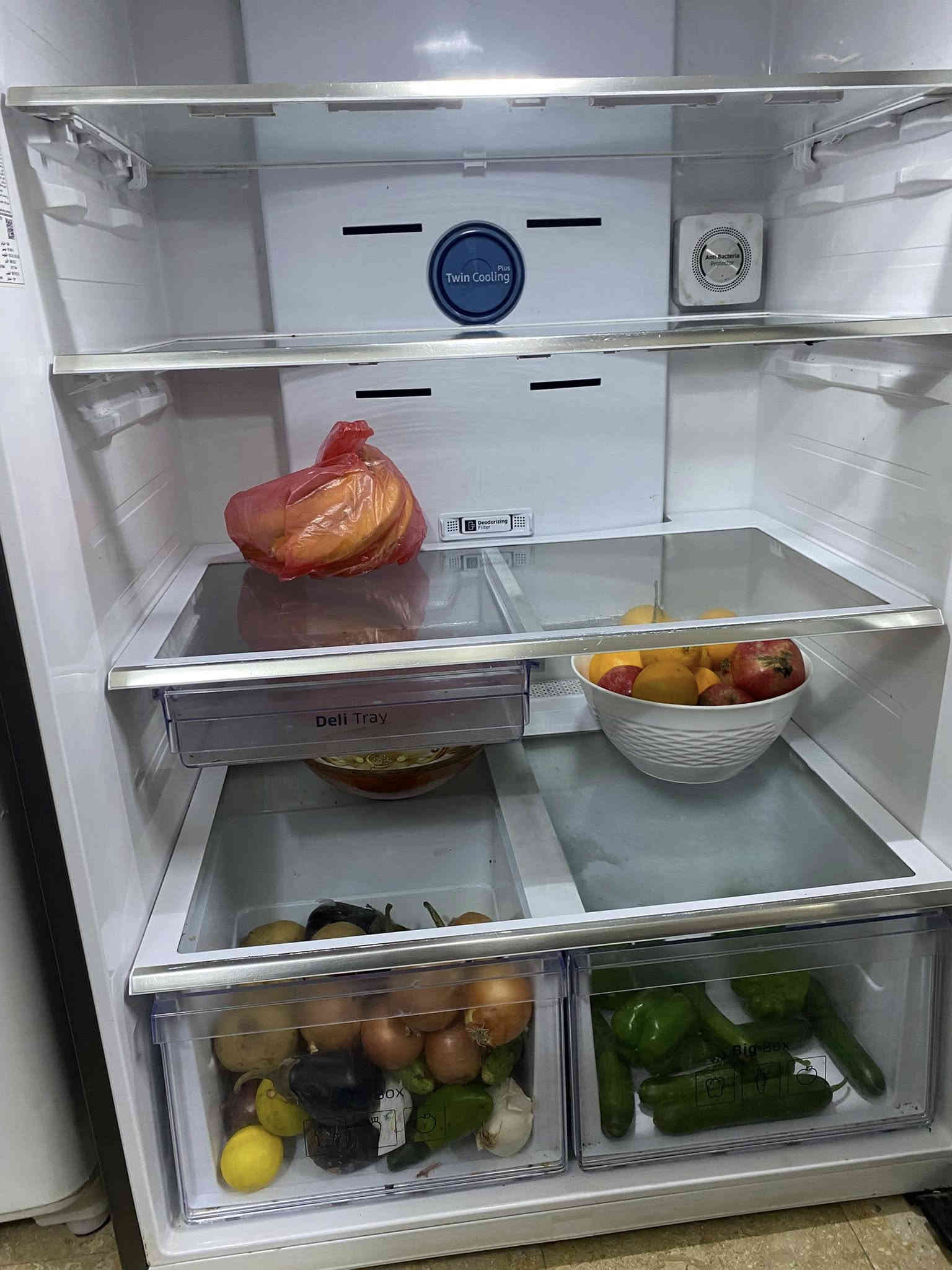 للبيع غراض بيش ثلاجة سامسونك حجم ٣٠قدم مصار ٥اشهر عندي ماخذه مليون ونص سعره٨٠٠بيه مجال بسيط مجمدة مصار ٥اشهر اخذته وية ثلاجه حجم ١٦سعره ٣٥٠بيه مجال بسيط تخم تركي ٥مقعد ٢٥٠مكيف طنين ميديا سعرة ٢٢٥مكانهم سيدية استفسار ***********
