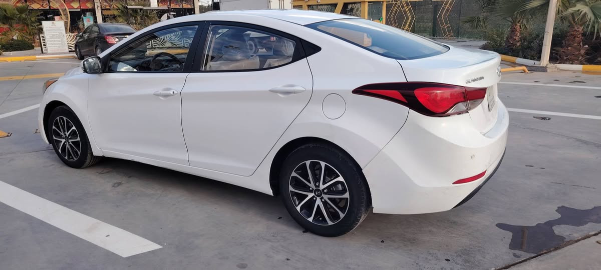 السلام عليكم النترا 2016 خليجي محرك 1800دوش رقم بغداد
تبديل جاملغ أمامي الأيمن بدون دواخل وبدون صبغ تبديل بلادي نفس اللون محرك كير مكفول بلادي 
تخم تاير جديد صدر امام خلفي  جديد تبريد تدفه كلها تمام 
السعر ١١٧ ورقه بيها مجال
***********
