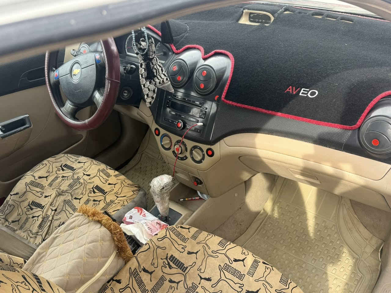 سلام عليكم افيوو موديل 2013 مسكر 1600خليجي 
سنويه لل27 باسمي  بيها بس جاملغ امامي ماكو لا ضربه عابر ولا شي تصليح ع البارد ورشات صبغ وذني الطخات كدامكم السيارة مامتعوبة رقم مثنى 
مكان السيارة سماوة /رميثة السعر 69 ومجال للطيبين بيها ***********
