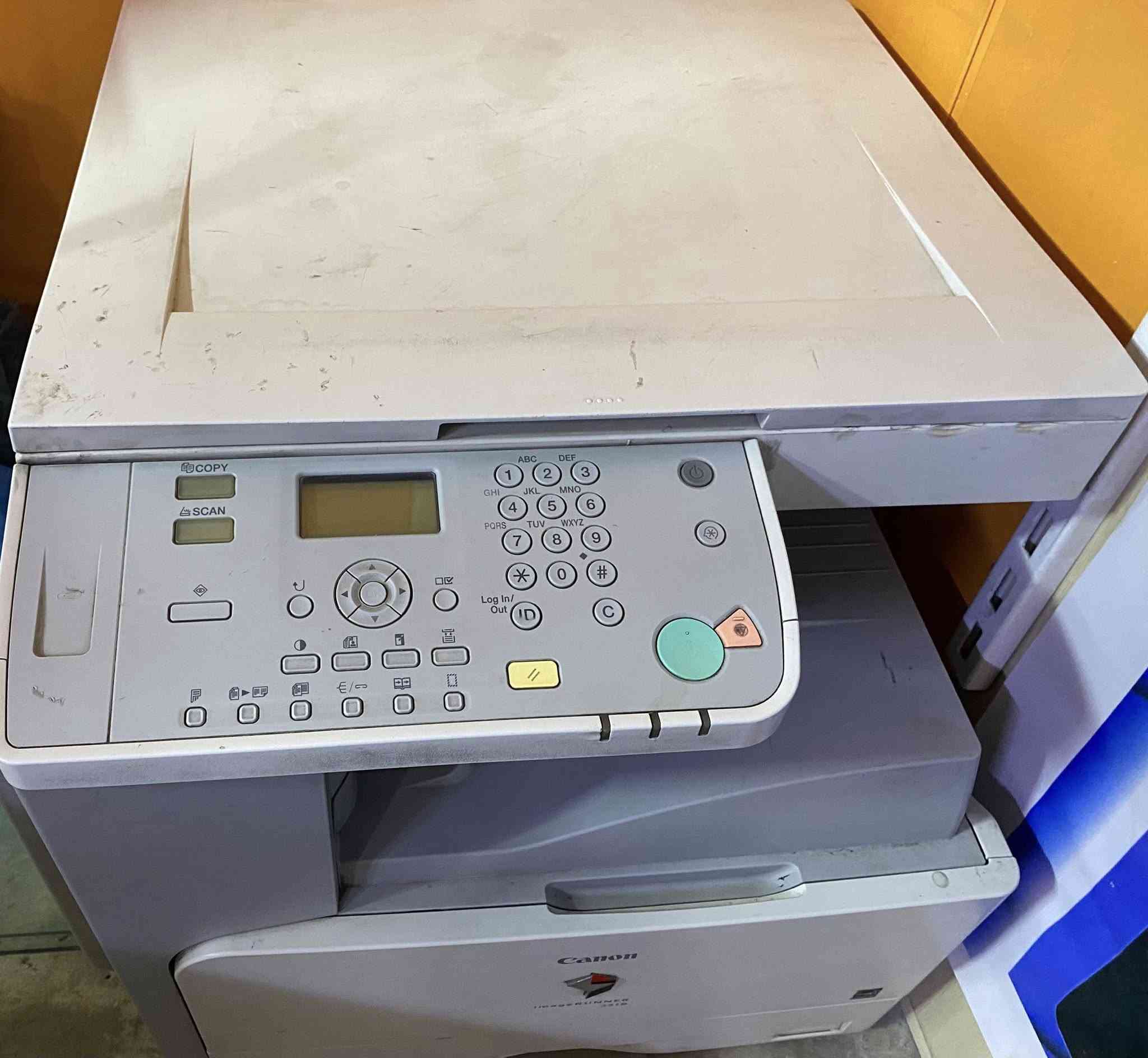 السلام عليكم طابعه كانون ليزري
ابيض واسود

 كاترج باودر سعره ١٢ الف دينار متوفر باي مكان  للاستفسار خاص

‏***********
