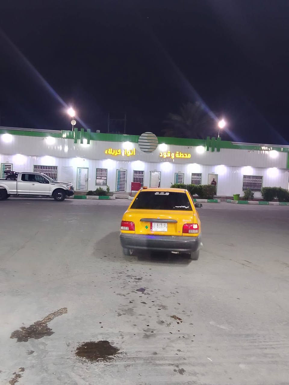 السلام عليكم سايبه للبيع مديل 18 مكينه كير جدد تخم تايم خط ابيض حداده توني شاده مصفره هيئه وغرامات  السياره كامله من كل النواحي كبل للشارع السعر 30 وبيه مجال قليل مكاني بصره ***********هذا رقمي واني خادم
