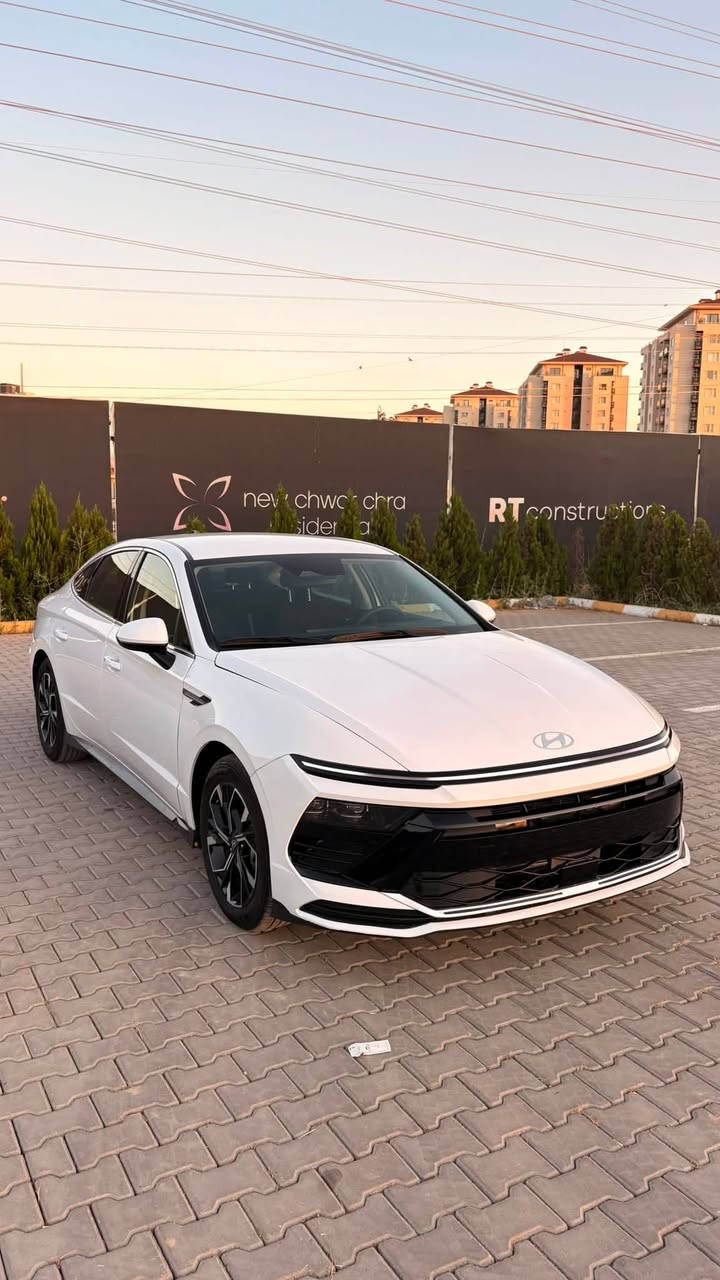 HYUNDAI SONATA 2025 SEL
وارد أمريكي 🇺🇸 

سوناتا SEL 
ماشي قليل 
ماشي فقط ١٠٠ كم 
حادث خفيف 
جاملخ سكن صبغ 
إرباك ستيرن طاك 

محرك ٢،٥ 
٤ سلندر 
مواصفات SEL 
بصمة شغال
رادار حساس خلفي
LED لايت زينون
كير ستيرن 
شاشة ألكتروني 
 كشن كهربائي ⚡️ 
كشن تدفئة
بريك كهربائي 
ECO,SPORT,NORMAL 
AUTO HOLD 
 رقم كاتي
تترقم(دهوك، أربيل ، سليماني)
مكان سليمانية 
***********
