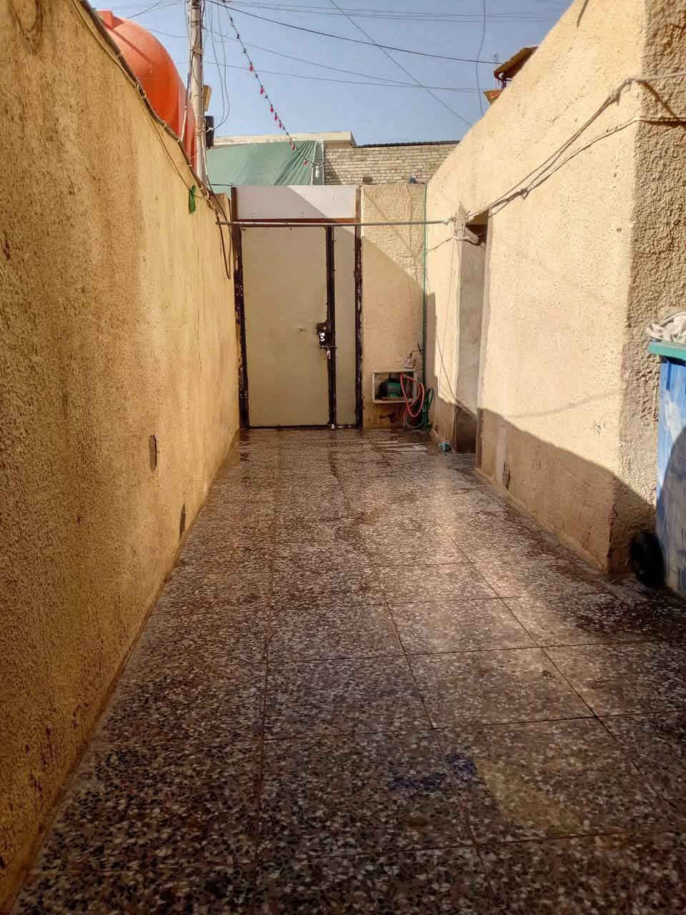 الدار للبيع مساحه البيت 100متر موقع البيت كيعان ابو درع مقابيل قطاع 79 متوفره كافه الخدمات عرض الفرع 20 متر
*********** واتساب السعر 70او بي مجال
مراوس يرهم
