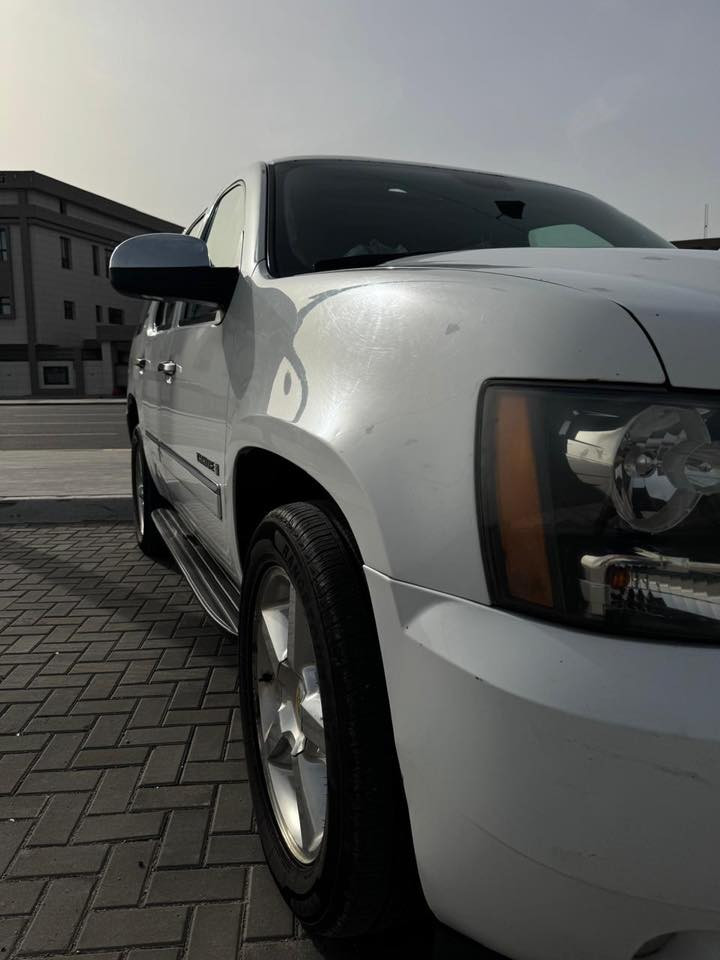 ادوات ادوات
تاهو 2009 LTZ كفاله عامه 
كير محرك حداده جديد تخم تاير جديد
مكفوله من الكص والعشائر والسياحه 
بيها طخه بالباب الخلفي ربع الاخير فقط طخه
بيها حجز مرور البصره 
***********
سعرها ١٠٥ بيها مجال 
عنوان البصره
