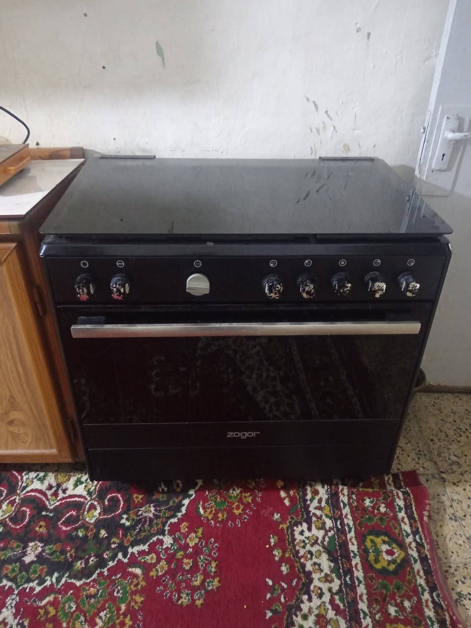 طباخ مستخدم اسبوع السعر 300العنوان موصل باب جديد الرقم ***********
