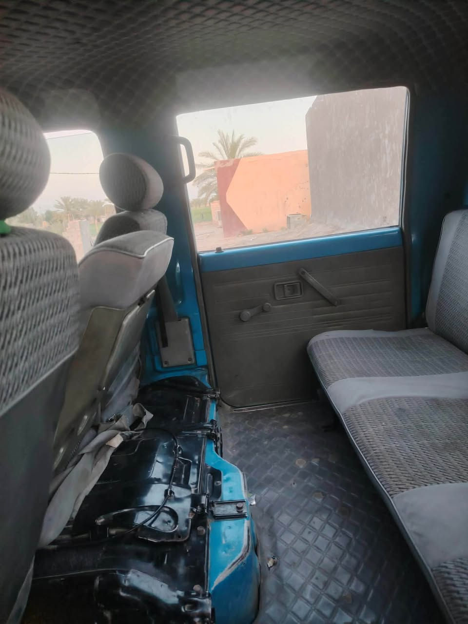 السلام عليكم كيه بنكو موديل 95مكفوله كفاله عامه محرك كير اكسل مكفولات السياره حلوه ونضيفه ومتعوب عليه تخم تاير جديد  السياره حله من الصوره مكان السياره بابل الحمزه الغربي للستفسار اكتر تصلل ***********124
