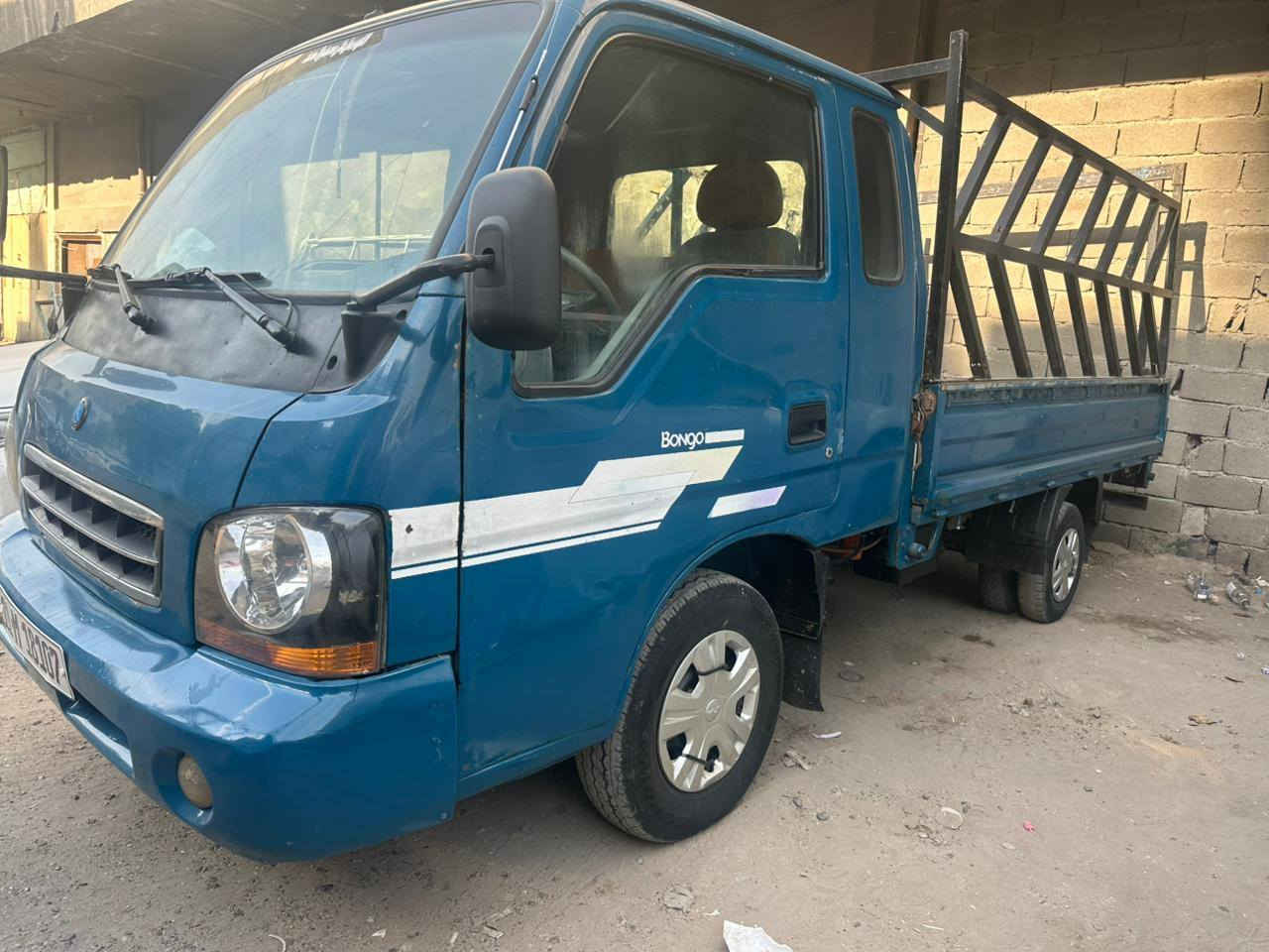 كيا ام عيون للبيع موديل 2002
مكينه  خير من الله سياره نضيفه 
كهربائيات شغاله    
جاهزه من كلشي 
سعر 80 قفل 
رقم ***********
